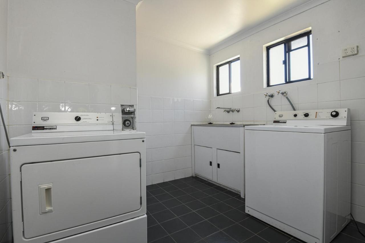Alara Motor Inn Mackay Buitenkant foto